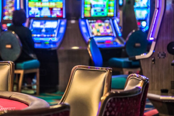 raya 999 mobile app interface showing live tables and sportsbook markets