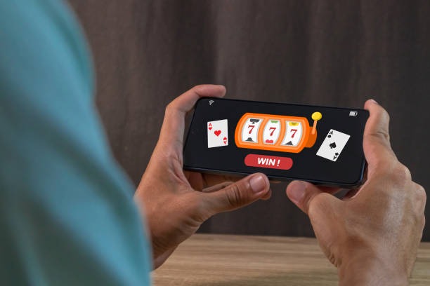Mobile app screenshot showing Prize Table info panel for a live roulette game